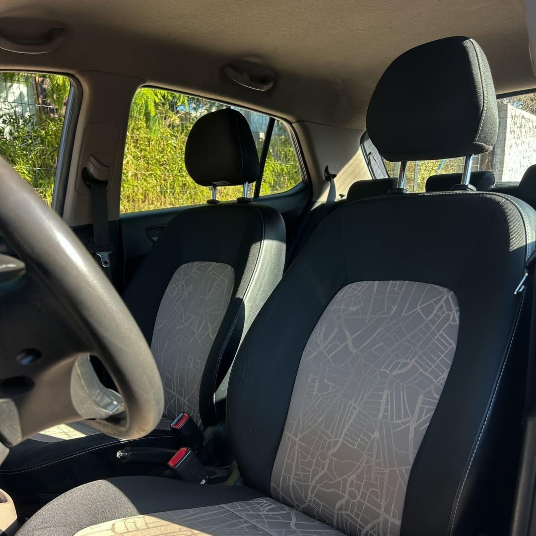 2018 Hyundai GRAND I10 1.2L Gris - Miniatura 5