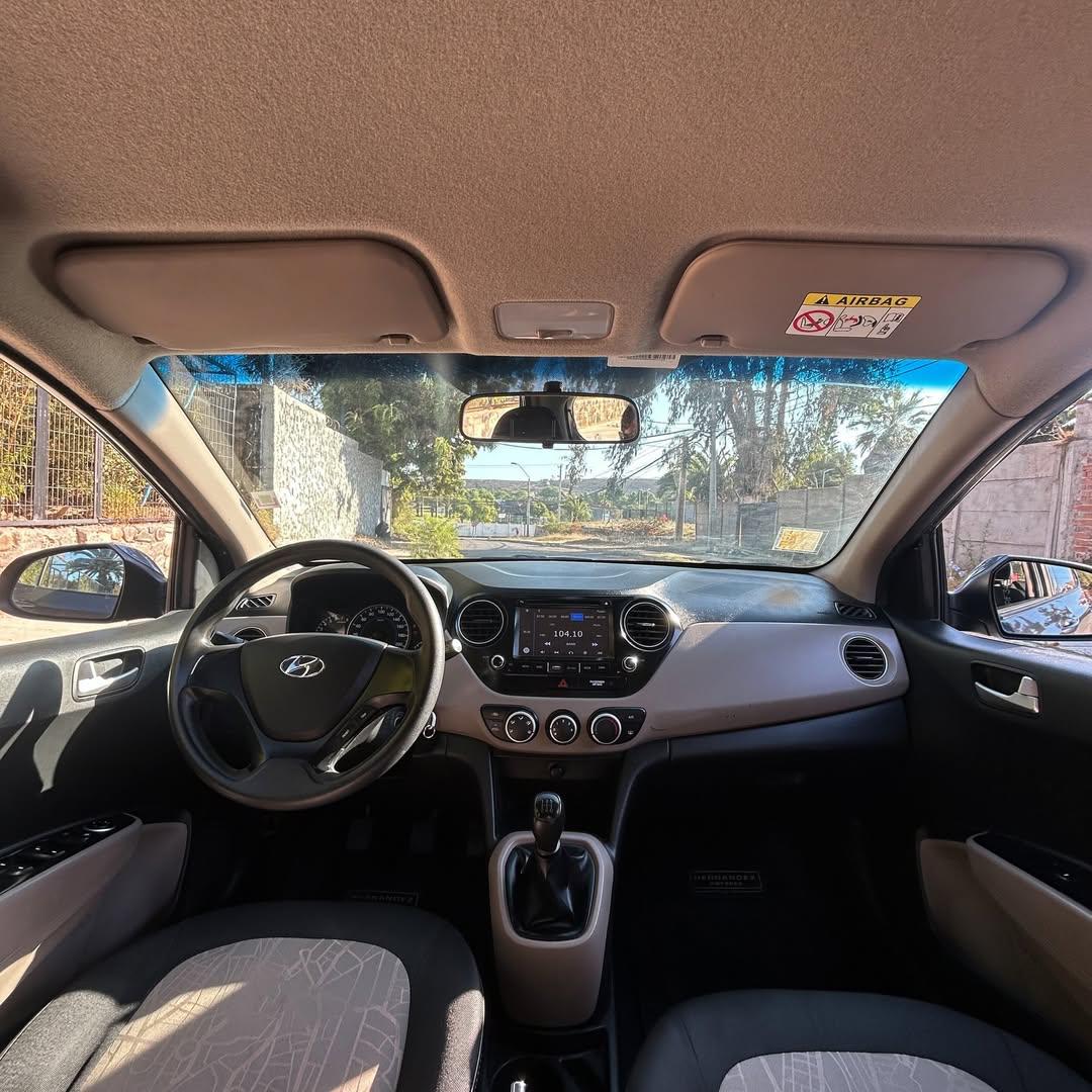 2018 Hyundai GRAND I10 1.2L Gris - Miniatura 6
