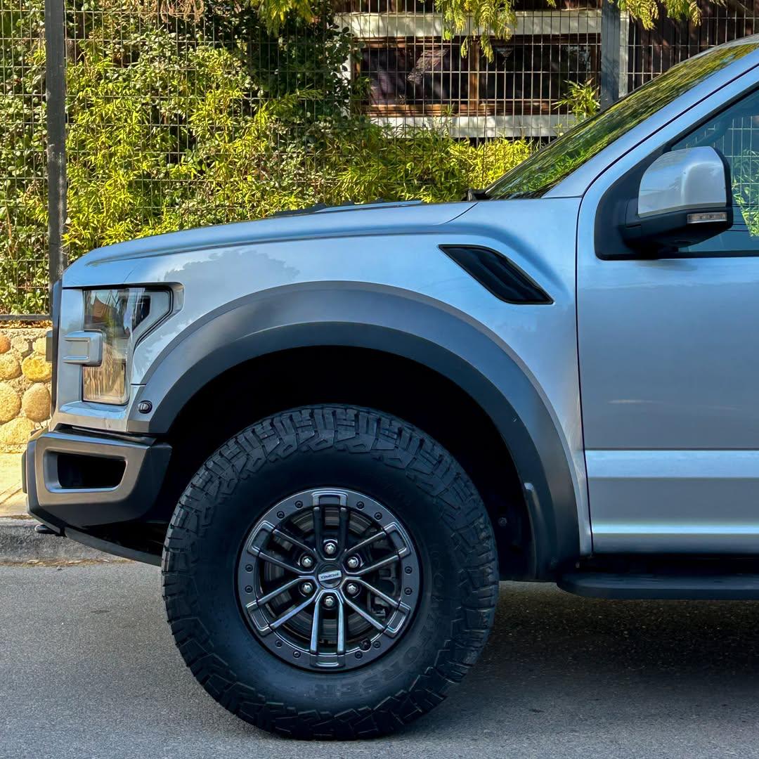 2020 Ford F150 RAPTOR 4X4 3.5L 🇺🇸 Gris - Miniatura 3