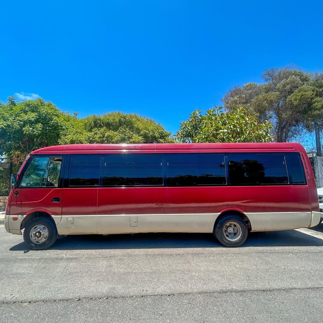 2019 Mitsubishi FUSO ROSA MINIBÚS 3.0L - Miniatura 4