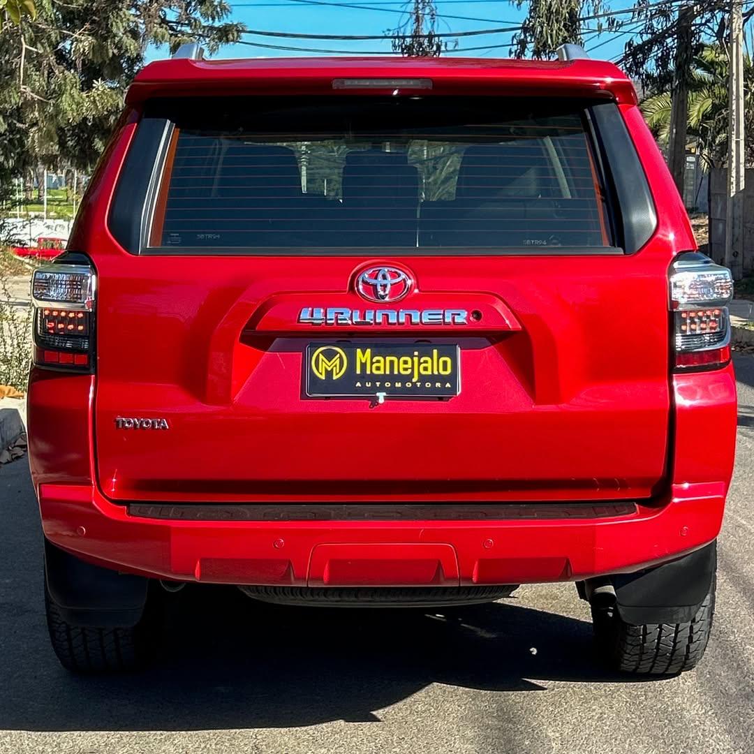 2022 Toyota 4RUNNER SR5 🇯🇵 Rojo - Miniatura 10