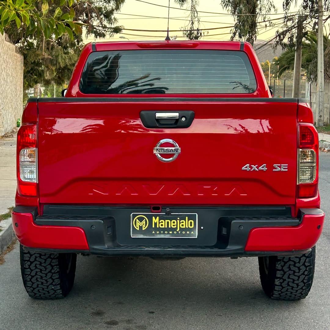 2022 Nissan NAVARA SE 2.3L 🇯🇵 NAVARA Rojo - Miniatura 10