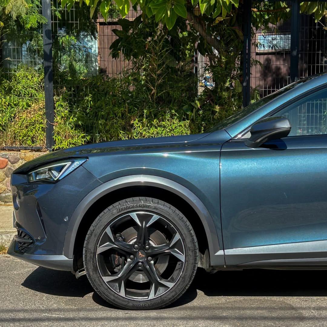 2023 CUPRA FORMENTOR VZ 4DRIVE 4X4 2.0L 🇪🇸 Gris - Miniatura 3