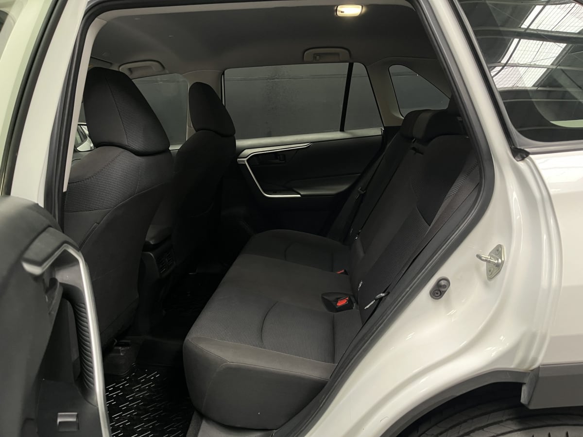 2023 Toyota RAV4 2.0 LE CVT Blanco - Miniatura 10