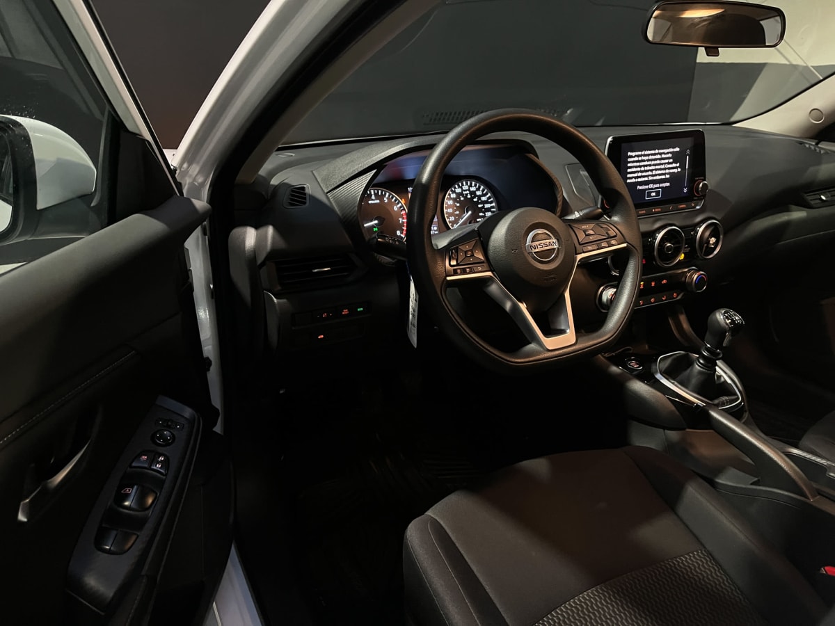 2022 Nissan Sentra 2.0 SENSE MT Blanco - Miniatura 9