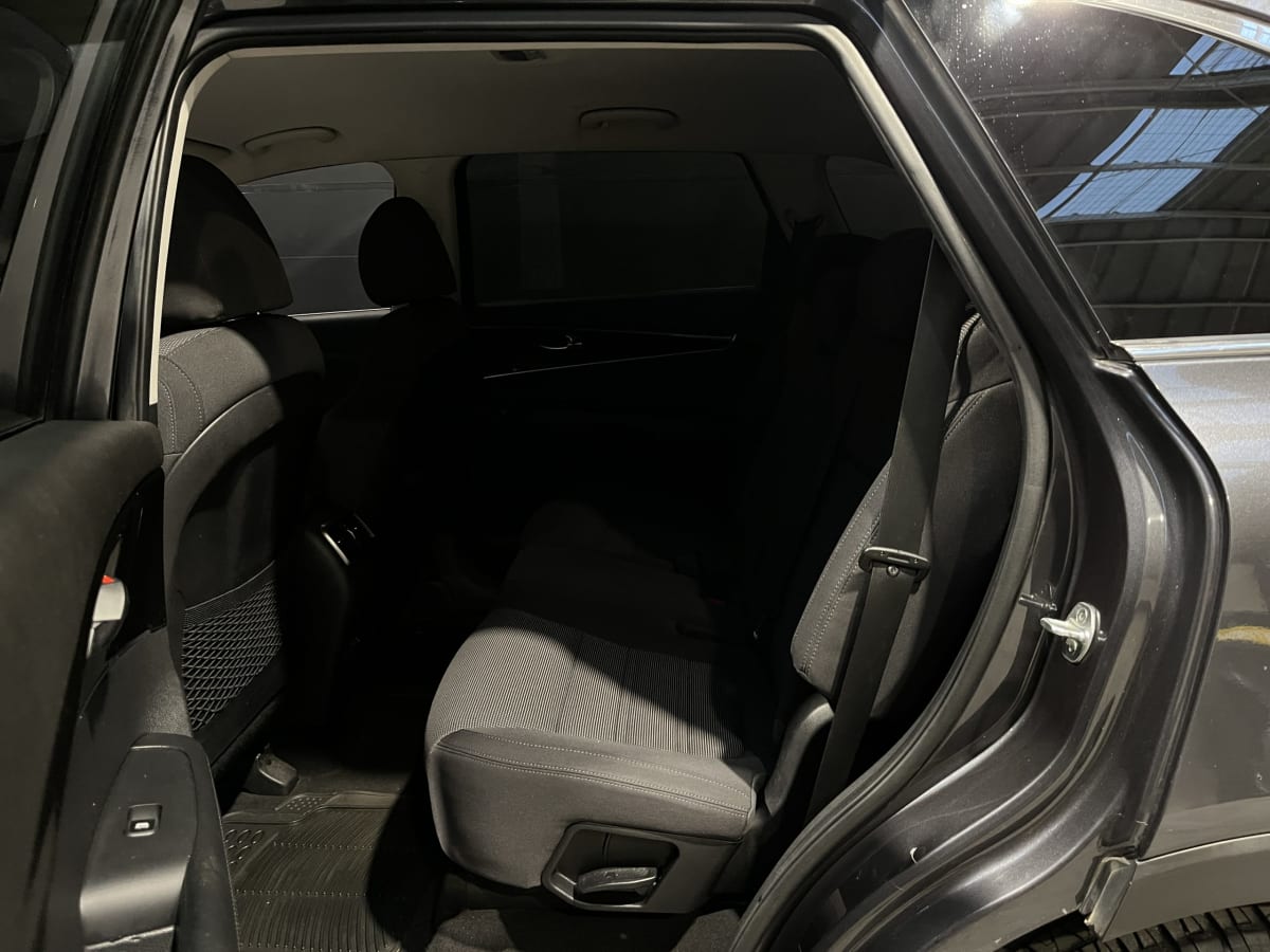 2019 KIA Sorento EX 2.4 MT Gris - Miniatura 10
