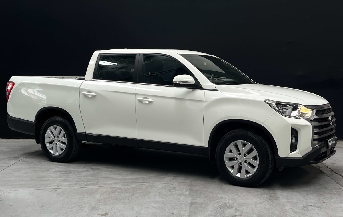2024 SsangYong Musso GRAND 4X4 2.2 Blanco - Miniatura 3