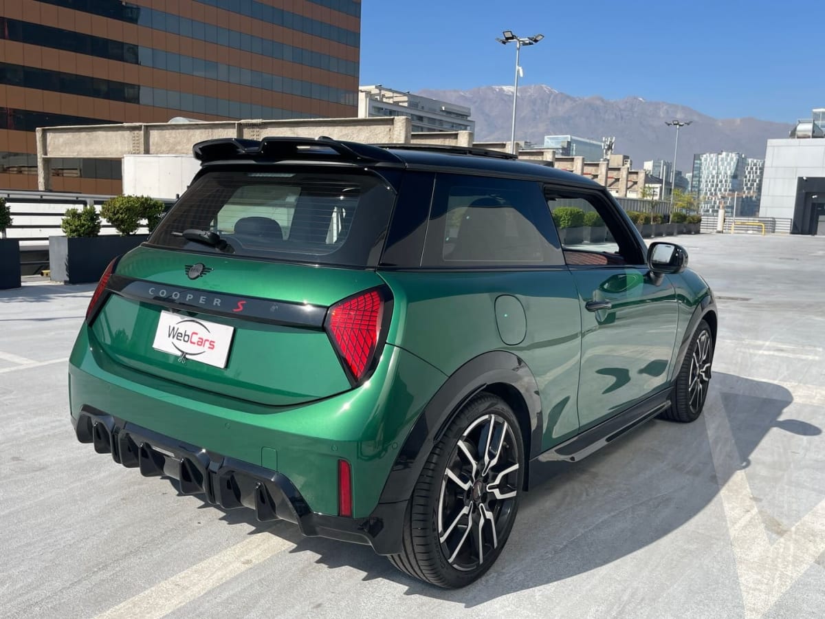 MINI Cooper S Cooper S2.0T Aut. Look John Cooper Works Verde — foto 19 de 34