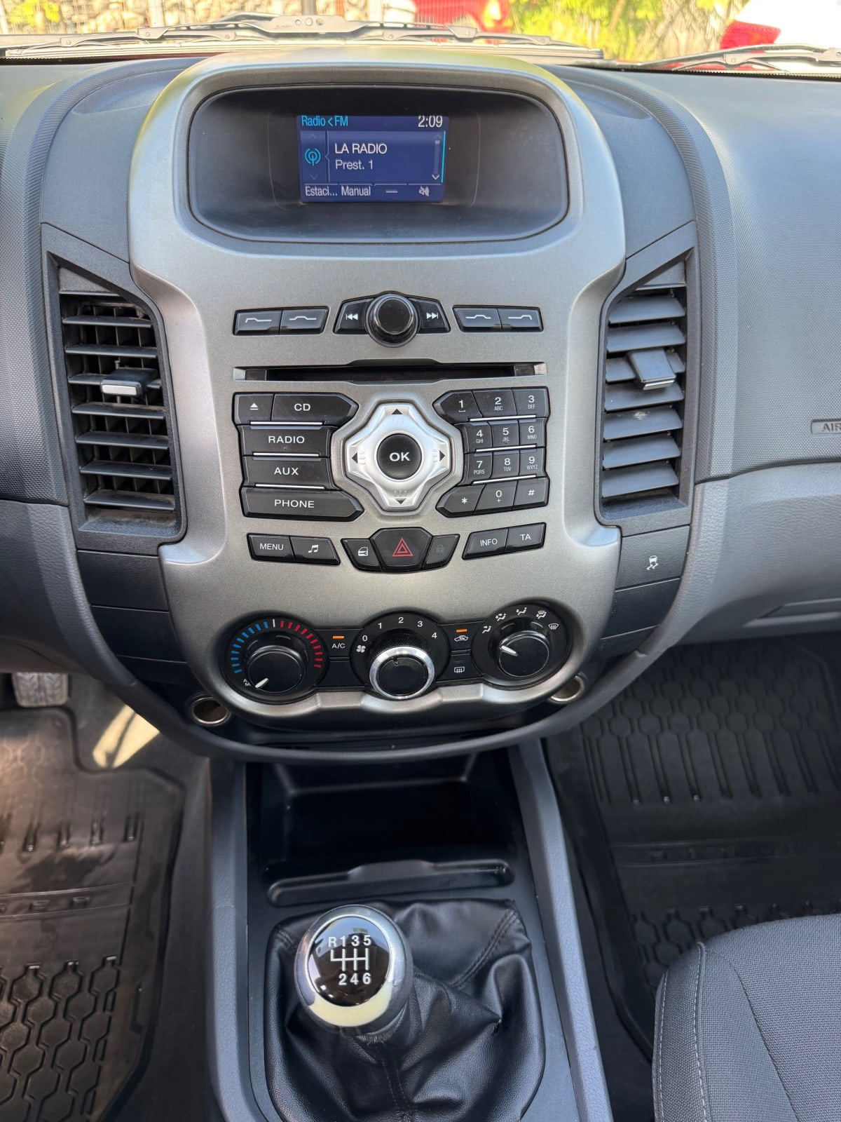 2015 Ford Ranger Xlt DIESEL Rojo - Miniatura 10