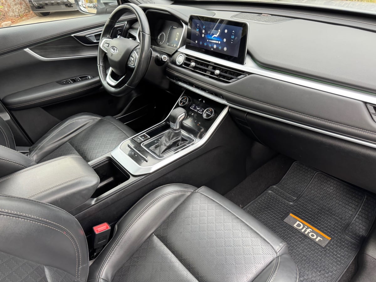 2022 Chery Tiggo 8 GLX Plata - Miniatura 7