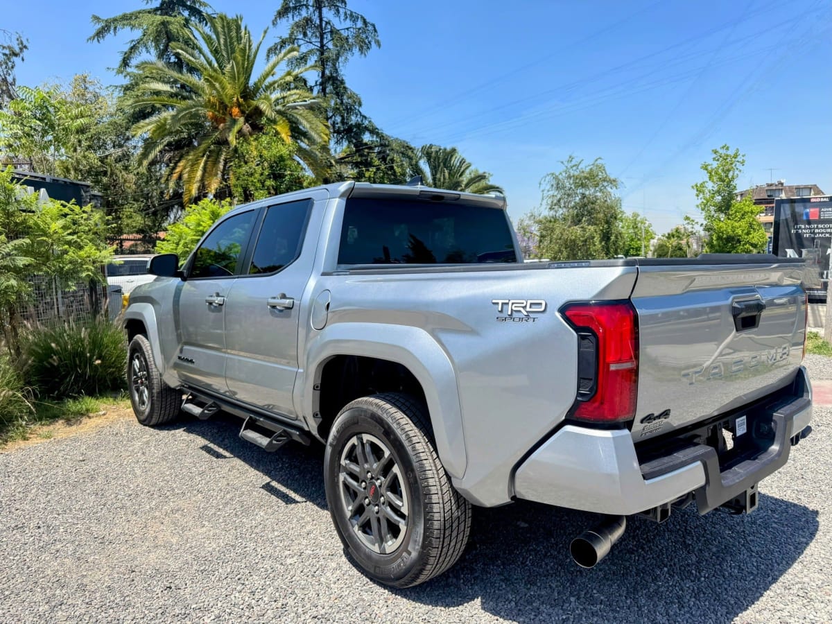 2025 Toyota Tacoma Trd SPORT - Miniatura 8