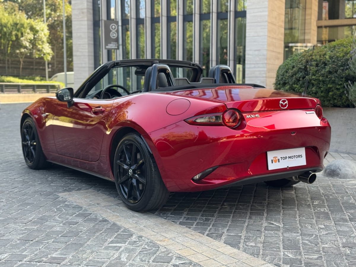 2021 Mazda MX-5 ROJO BURDEO METALICO - Miniatura 6