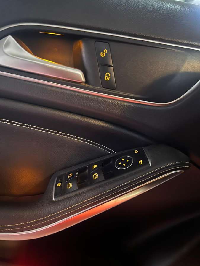 2021 Mercedes-Benz GLA 200 Blanco - Miniatura 7