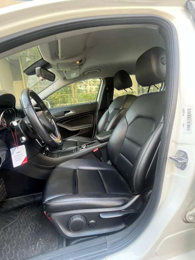 2021 Mercedes-Benz GLA 200 Blanco - Miniatura 9