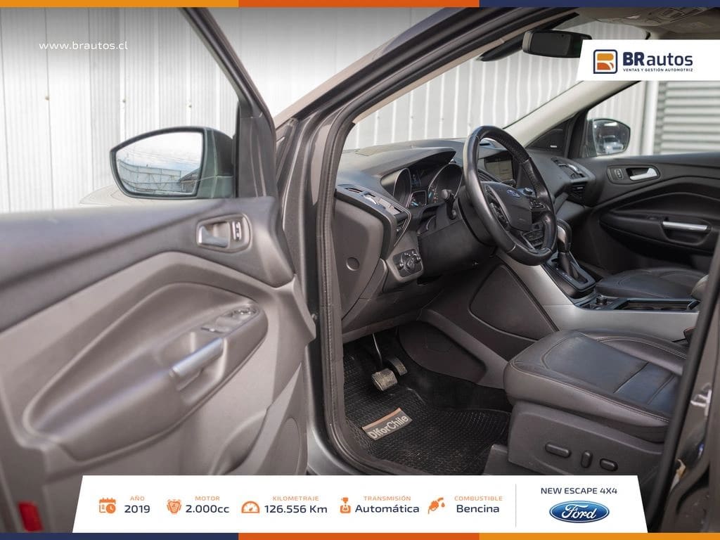 2019 Ford Escape 4X4 2.0 AUT Gris - Miniatura 9