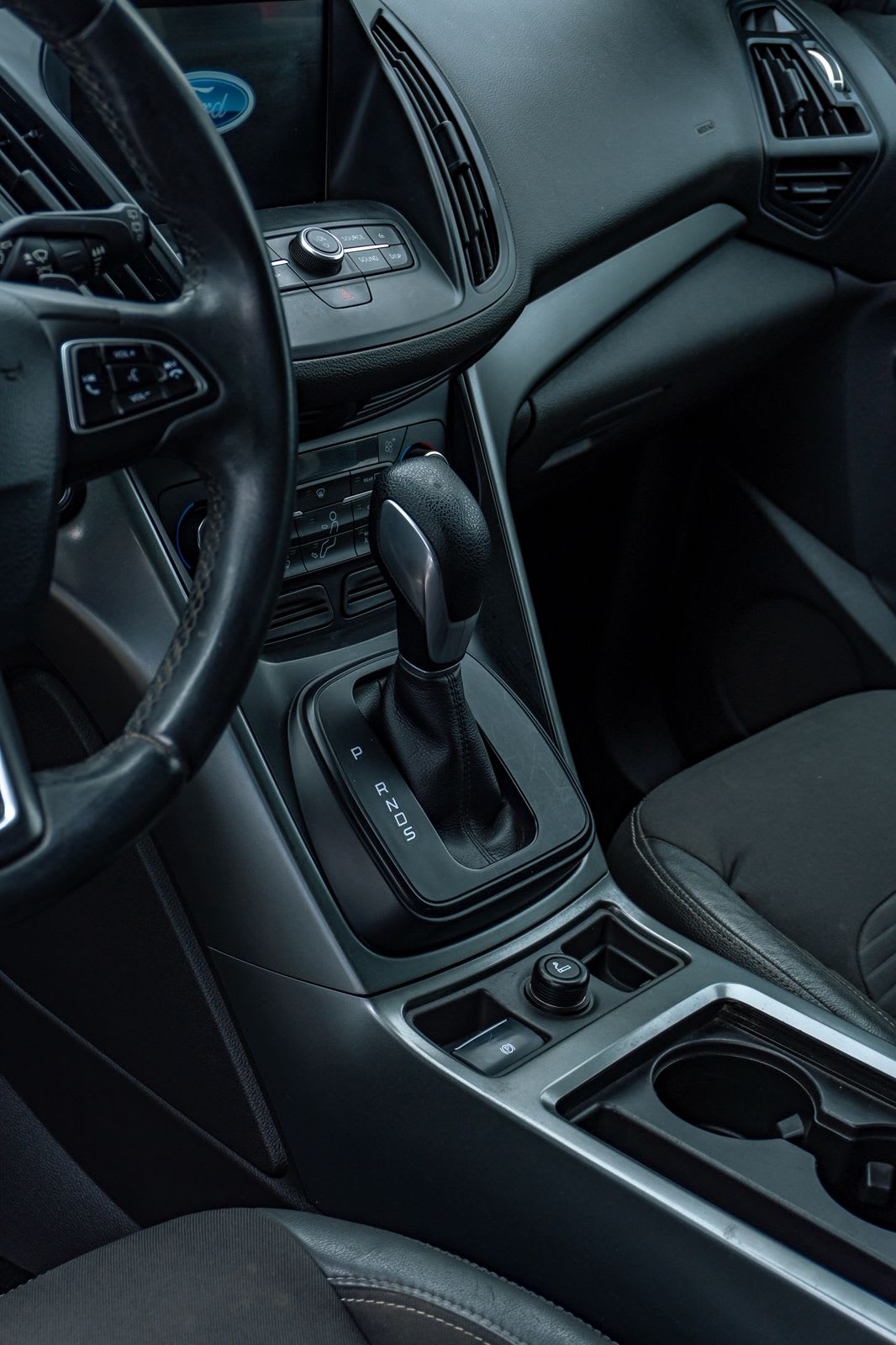 2018 Ford Escape 2.5 Negro - Miniatura 7