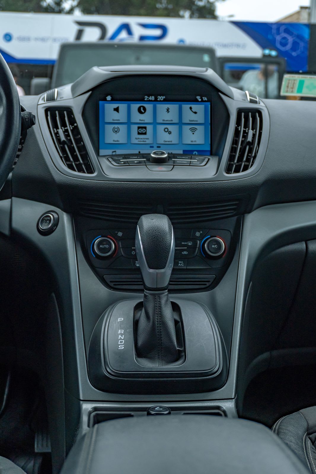 2018 Ford Escape 2.5 Negro - Miniatura 8
