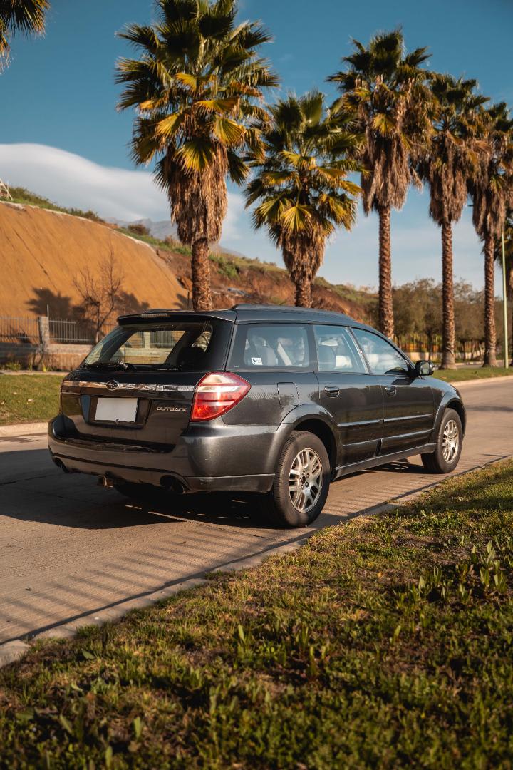 2008 Subaru OUTBACK Gris - Miniatura 3