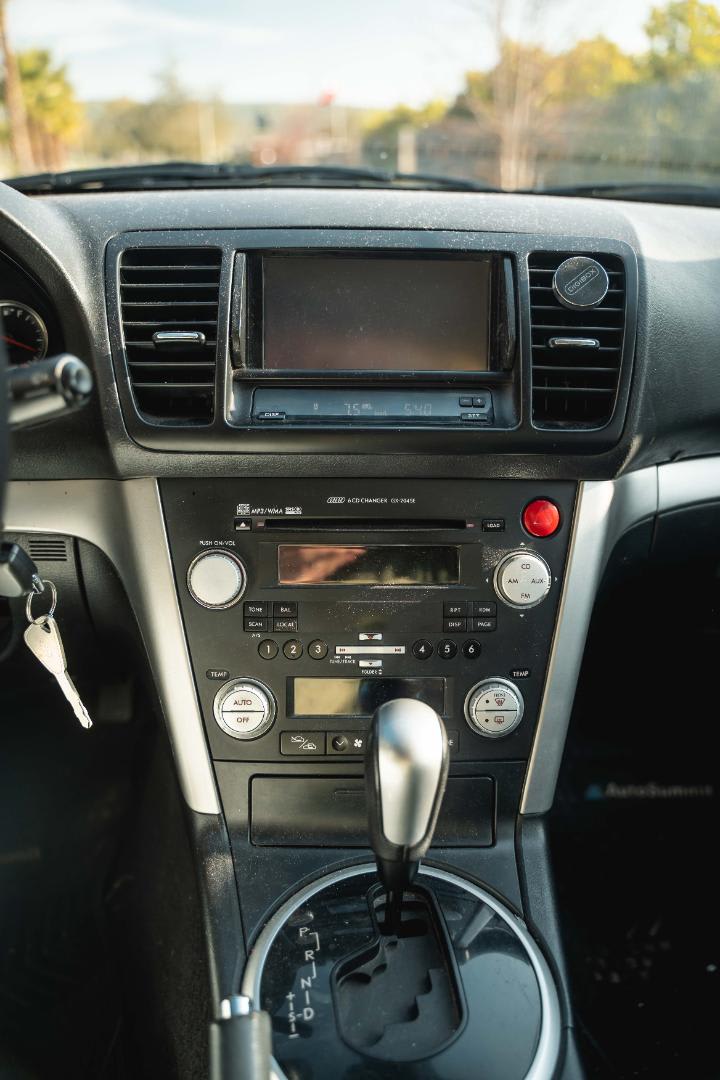 2008 Subaru OUTBACK Gris - Miniatura 6