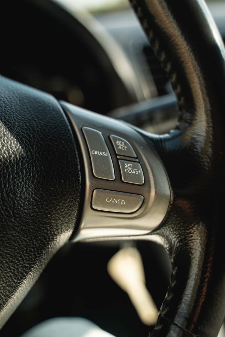 2008 Subaru OUTBACK Gris - Miniatura 9