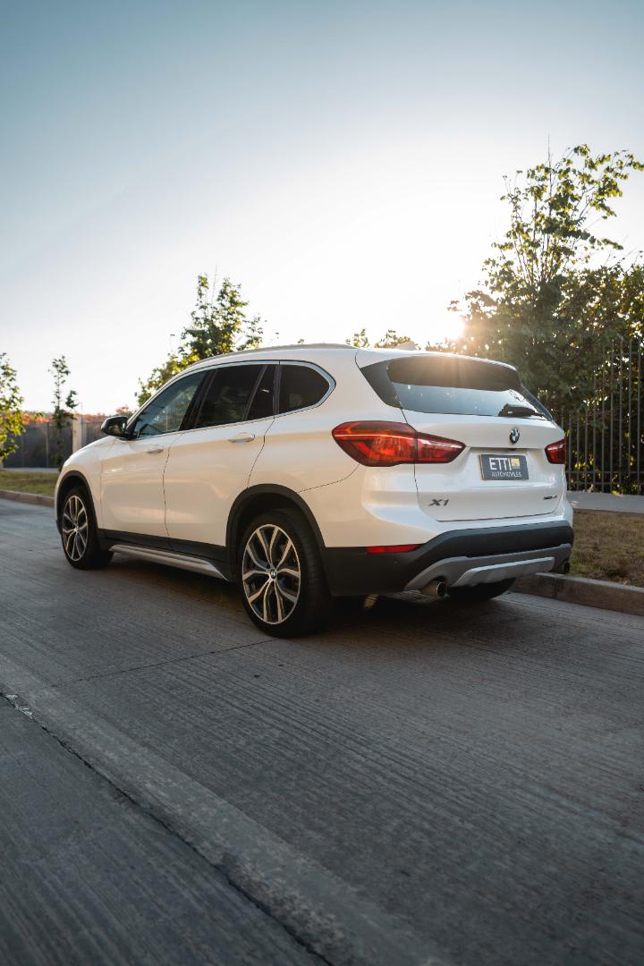 2019 BMW X1 Blanco - Miniatura 4