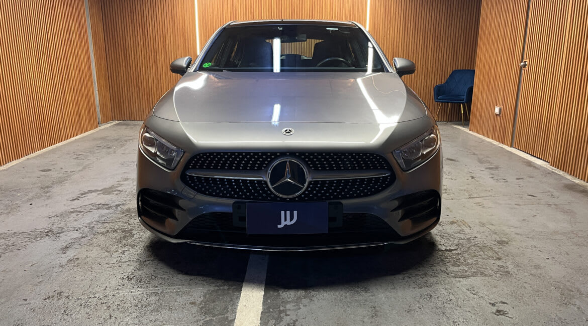 2023 MERCEDES BENZ A250 Gris - Miniatura 3