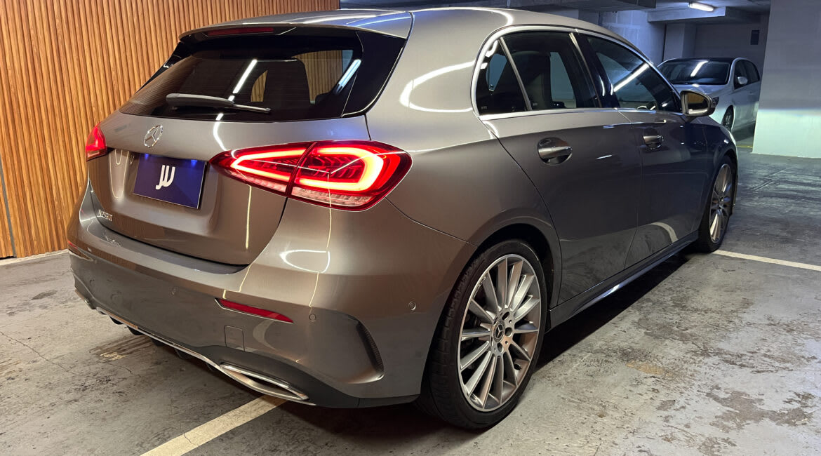 2023 MERCEDES BENZ A250 Gris - Miniatura 6