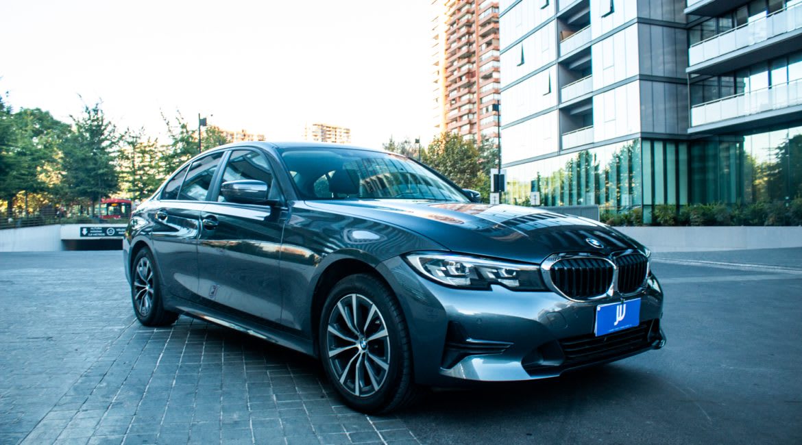 2021 BMW 320 Azul - Miniatura 3