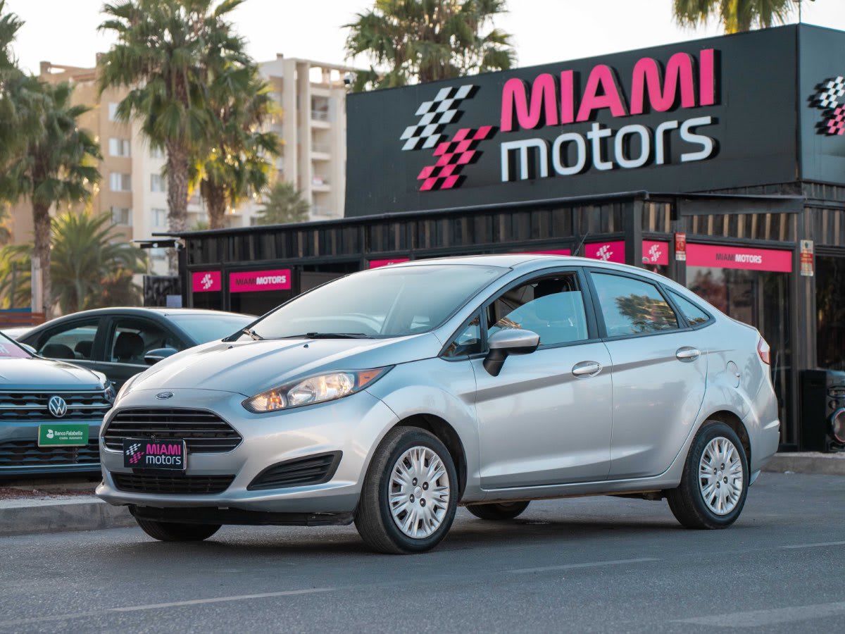 2018 Ford Fiesta GRIS - Imagen 1