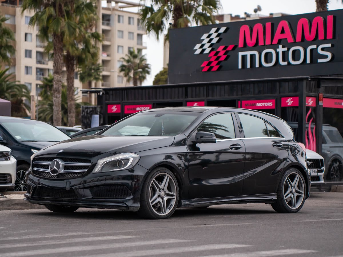 2017 Mercedes-Benz A200 Negro - Imagen 1