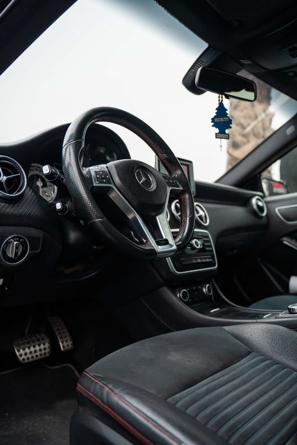 2017 Mercedes-Benz A200 Negro - Miniatura 8