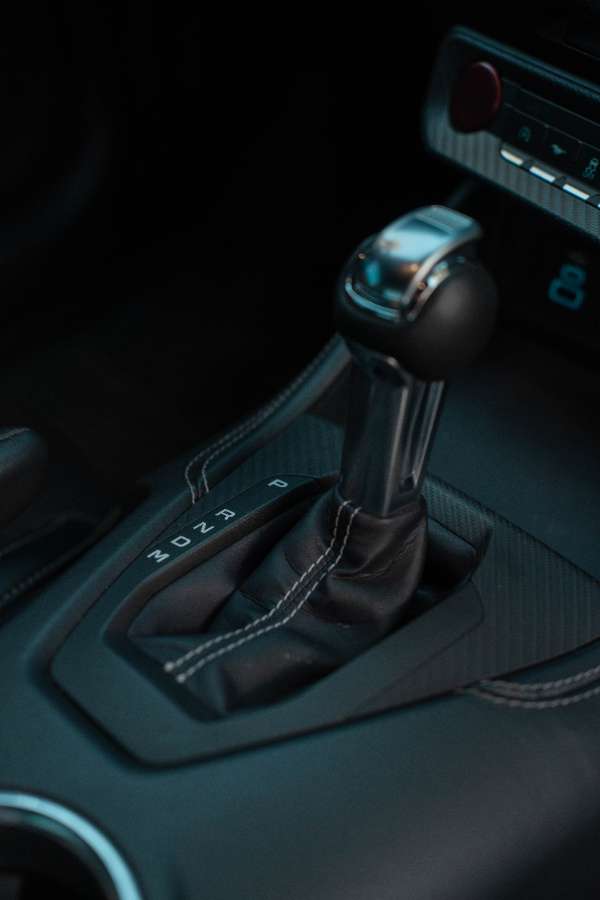 2025 Ford MUSTANG GT-COUPE Negro - Miniatura 10