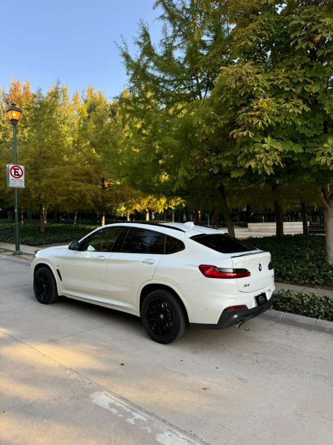 2021 BMW X4 Blanco Glaciar - Miniatura 3