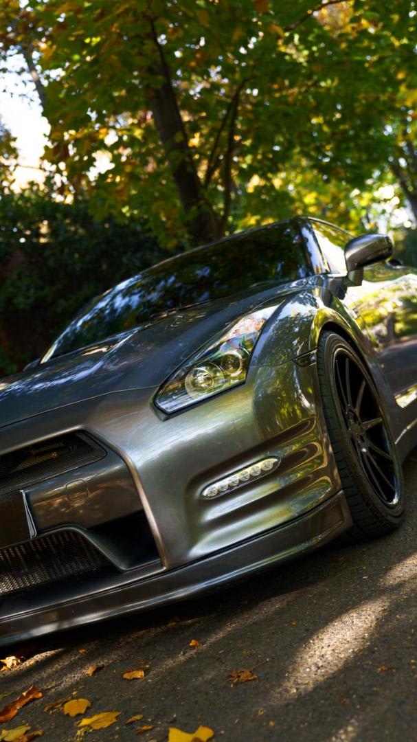 2011 Nissan GTR 35 GTR GRIS - Miniatura 5