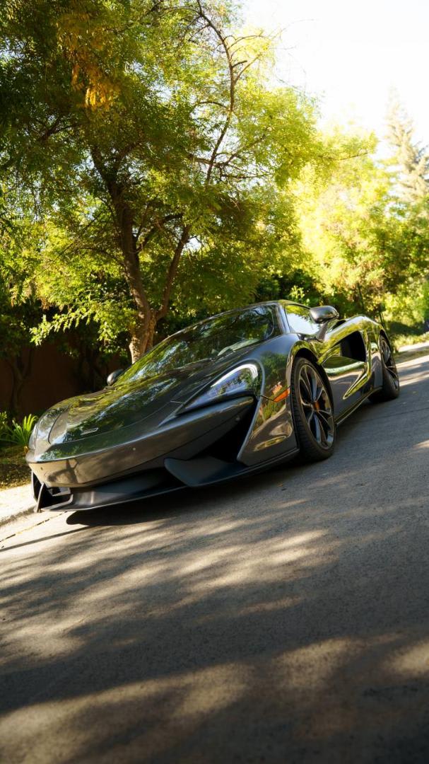 2017 McLaren 540C GRIS - Miniatura 4