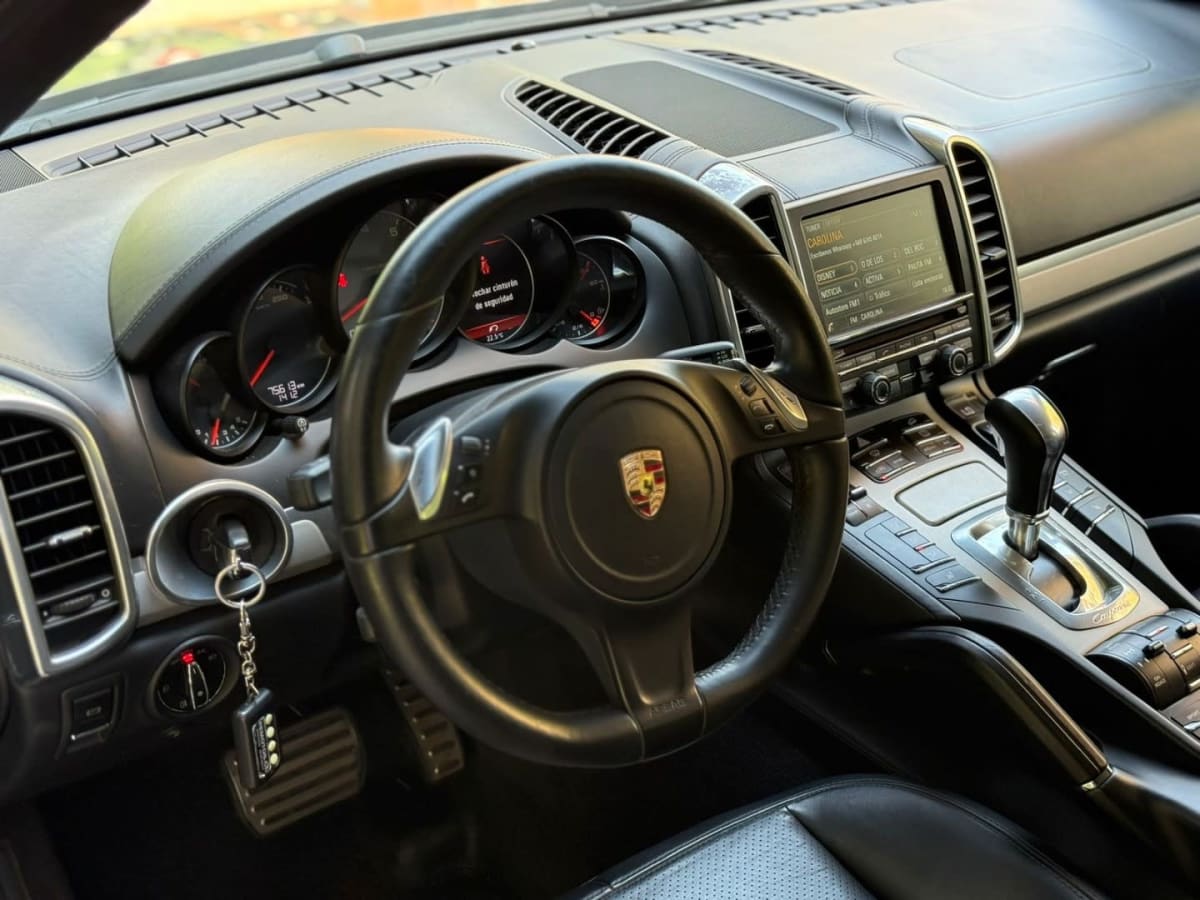 2014 Porsche CAYENNE Gris - Miniatura 7