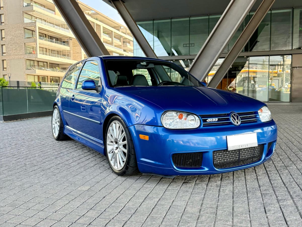 2004 Volkswagen Golf R32 - Imagen 1
