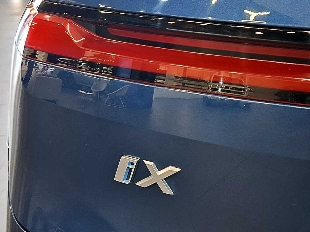 2023 BMW IX 0.0 Azul - Miniatura 9