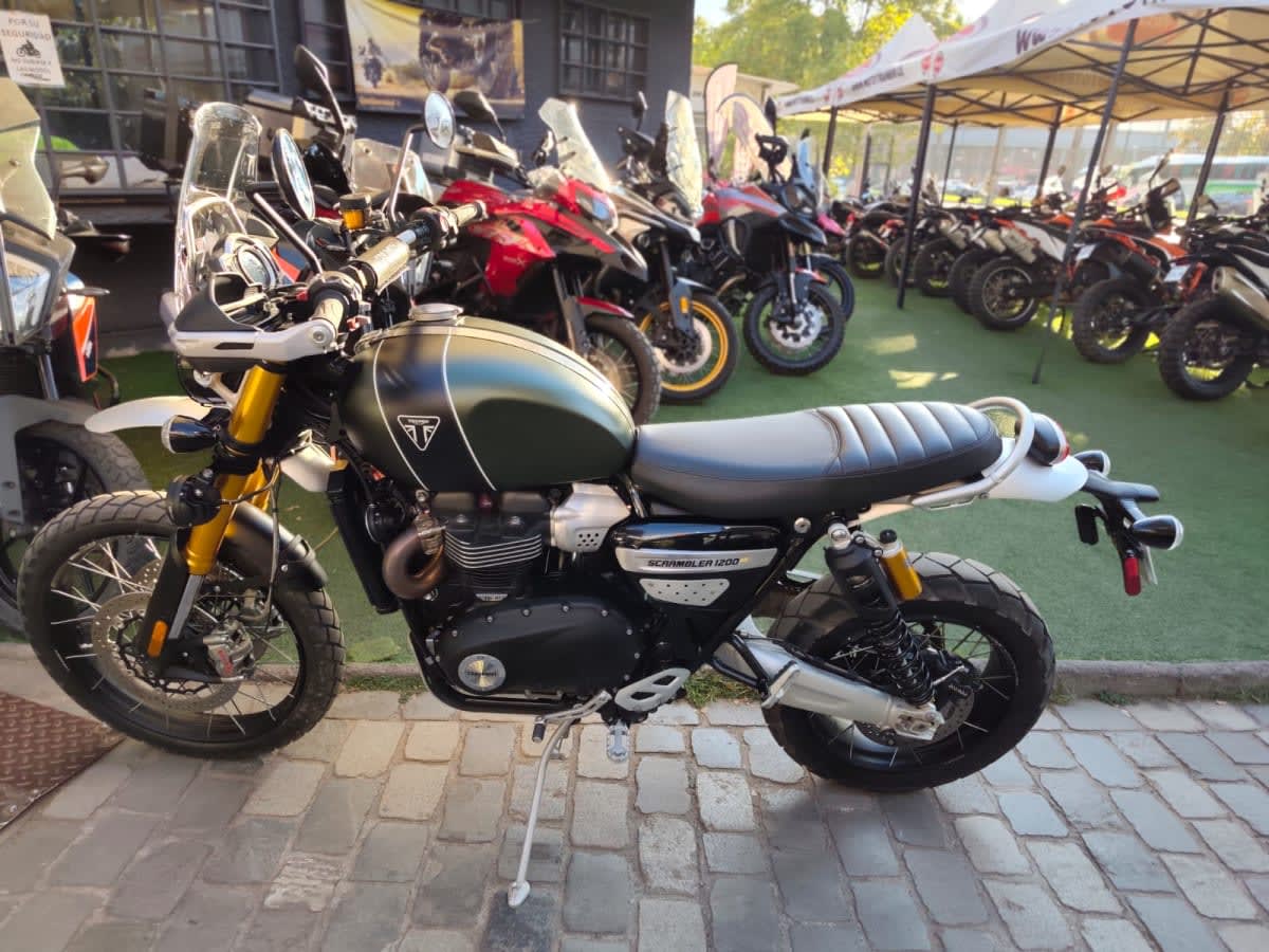 2023 Triumph Scrambler 1200 1200 - Miniatura 4