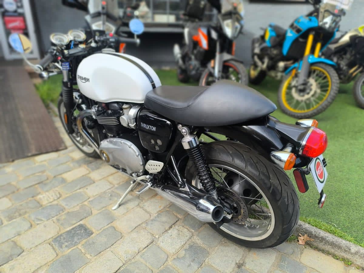 2017 Triumph Thruxton 1200 1200 - Miniatura 4