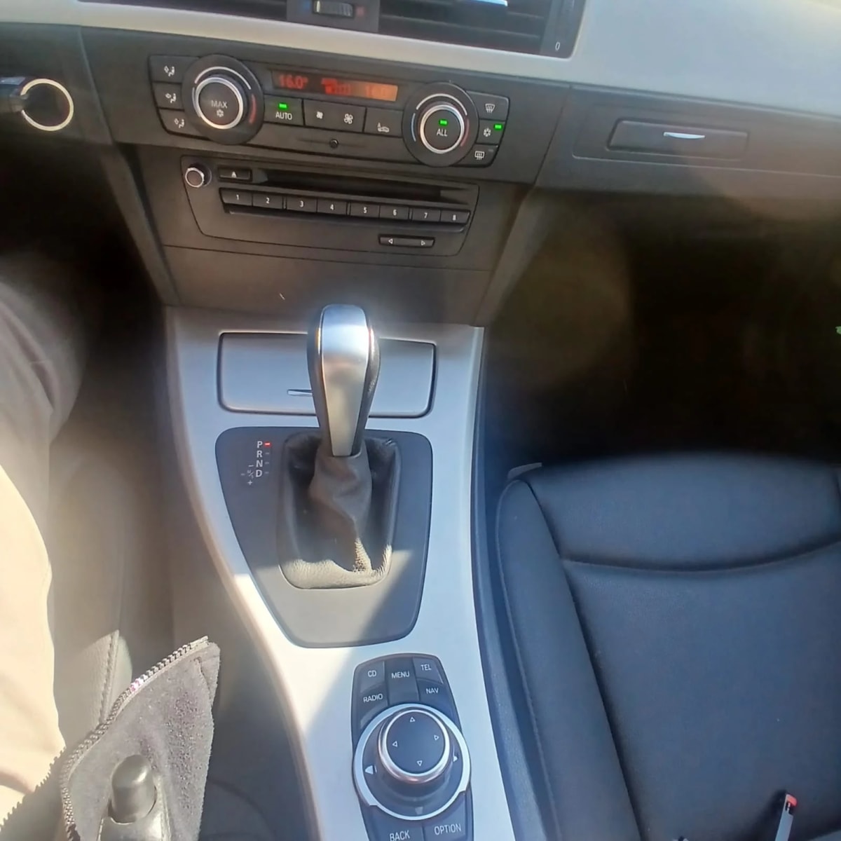 2012 BMW 320ia Fl 2.0 - Miniatura 8