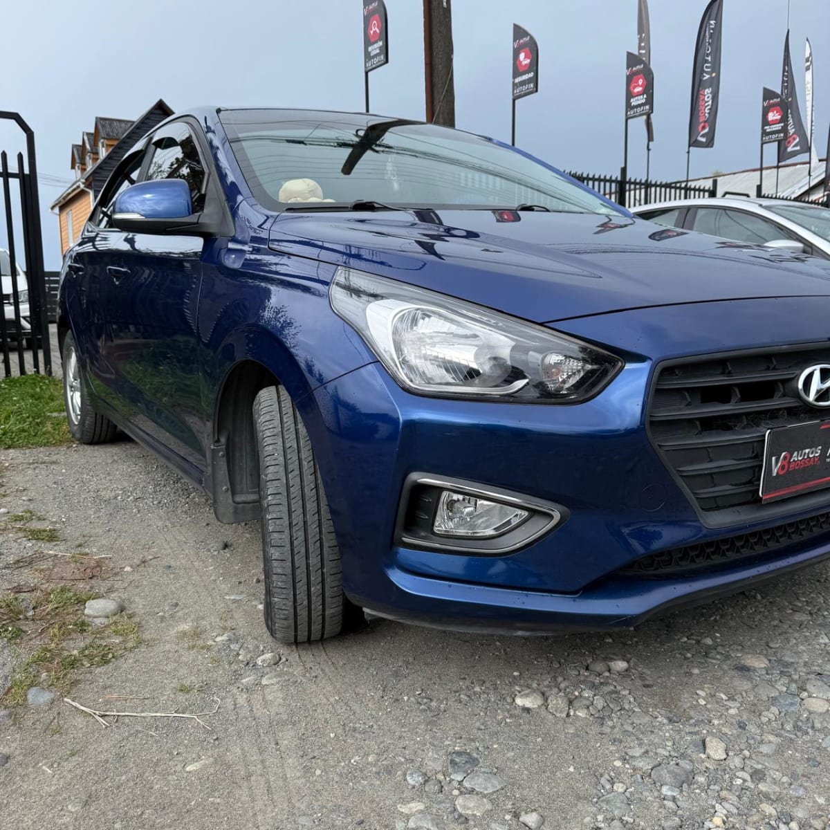 2022 Hyundai VERNA 1.4 VERNA Azul - Miniatura 3