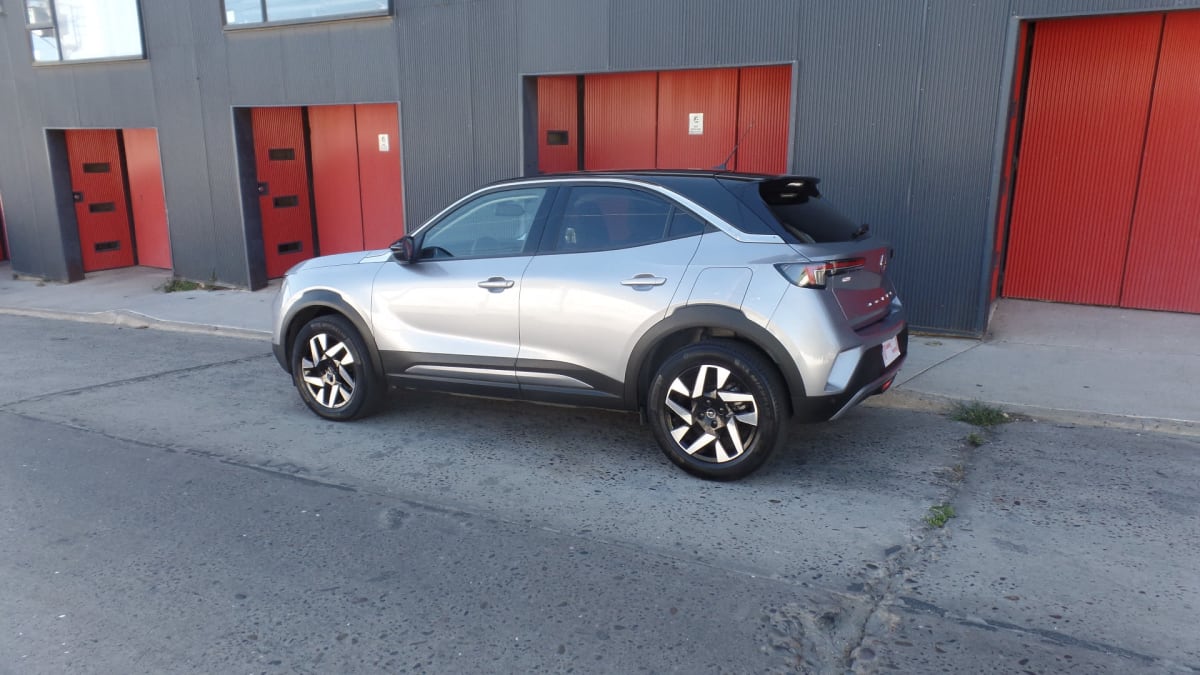 2024 Opel Mokka Aut Mokka Gris Grafito - Miniatura 9