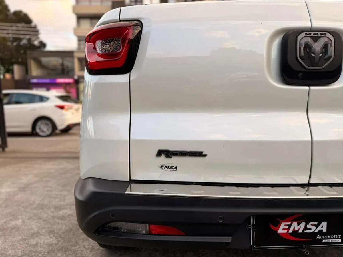 2022 Ram 1000 Rebel Camioneta Blanco Oxford - Miniatura 7