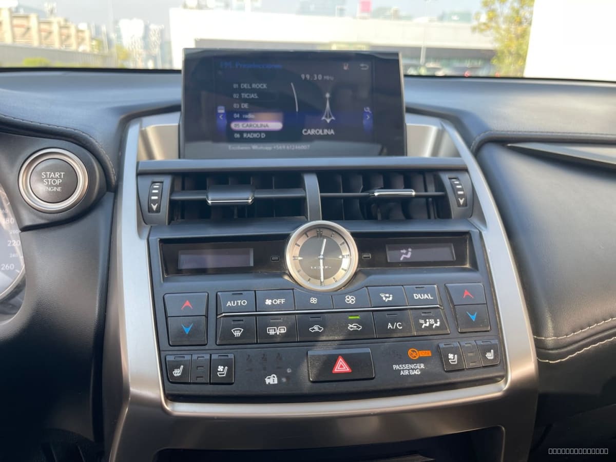 Lexus Nx200T 4X4 2.0 Aut2.0 4X4 Lujo At 5P Gris — foto 25 de 30