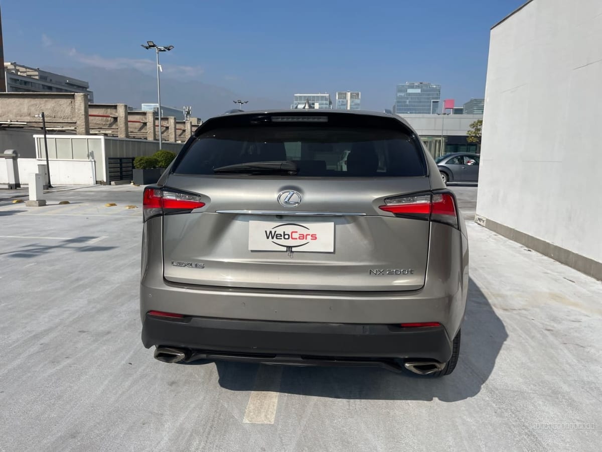 Lexus Nx200T 4X4 2.0 Aut2.0 4X4 Lujo At 5P Gris — foto 21 de 30