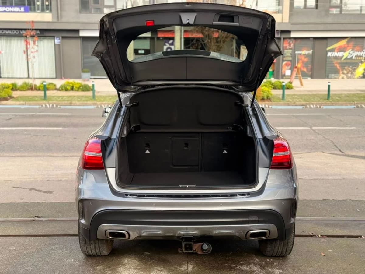 2020 Mercedes Benz Gla250 Hatchback Plata - Miniatura 10