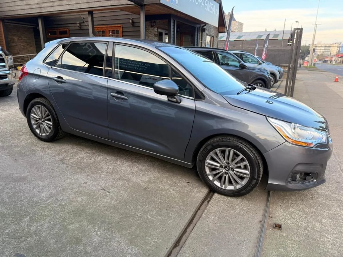 2012 Citroen C4 Seduction Hatchback Gris Grafito - Miniatura 4