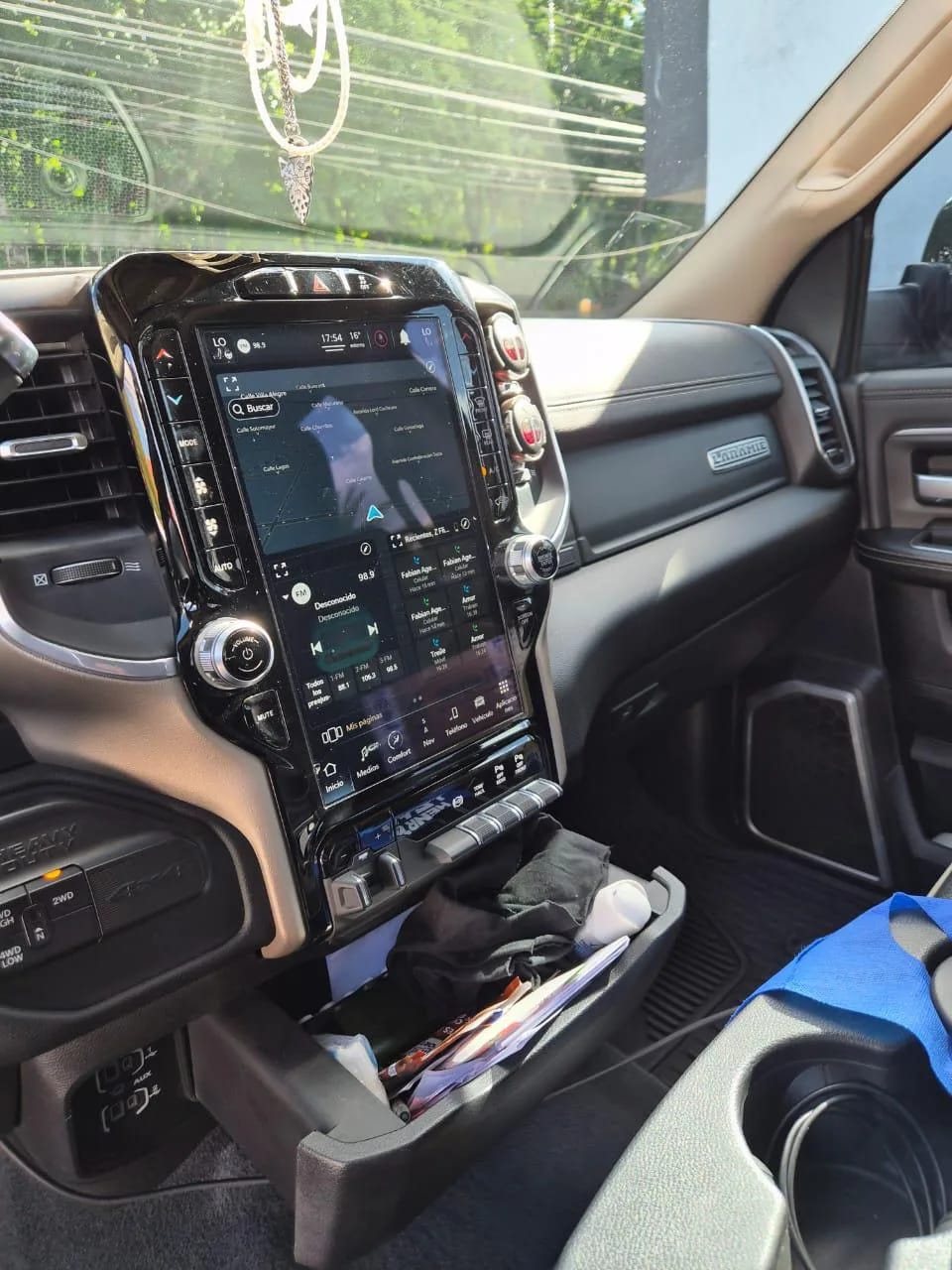 2023 Ram 2500 Laramie Camioneta Azul - Miniatura 8