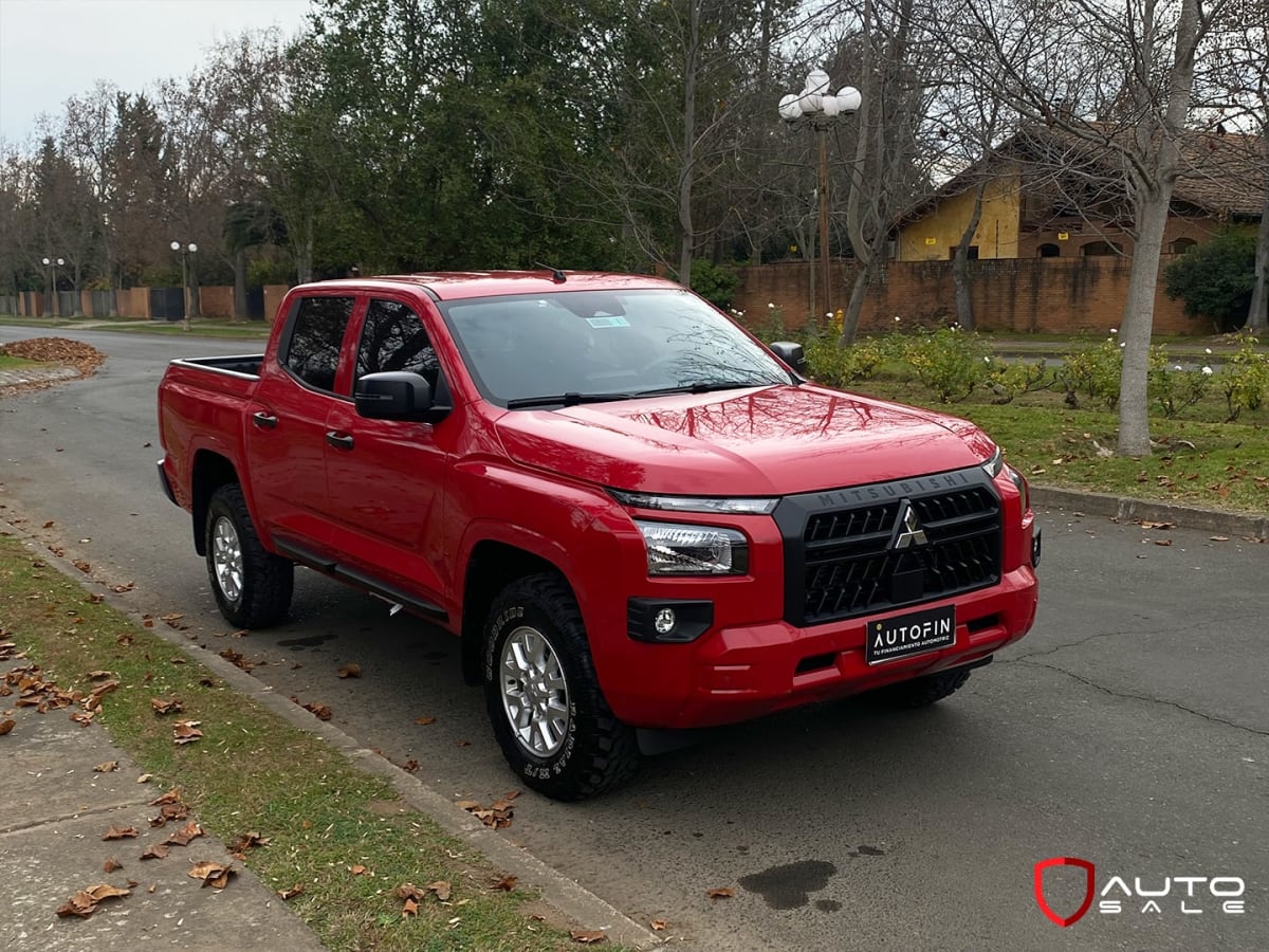 2025 Mitsubishi L200 Katana Xrt Rojo - Miniatura 2